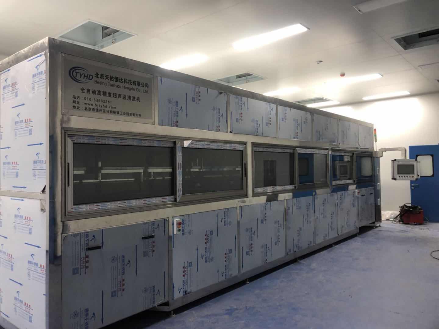 中建材光芯科技---全自動龍門式超聲波清洗機